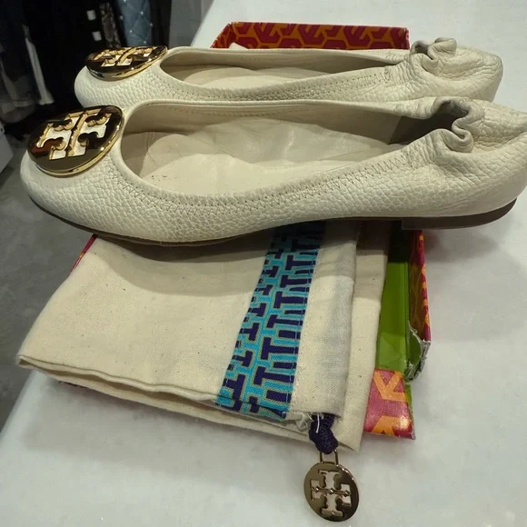 Tory Burch Reva Cream Gold Flats - Picture 4 of 5